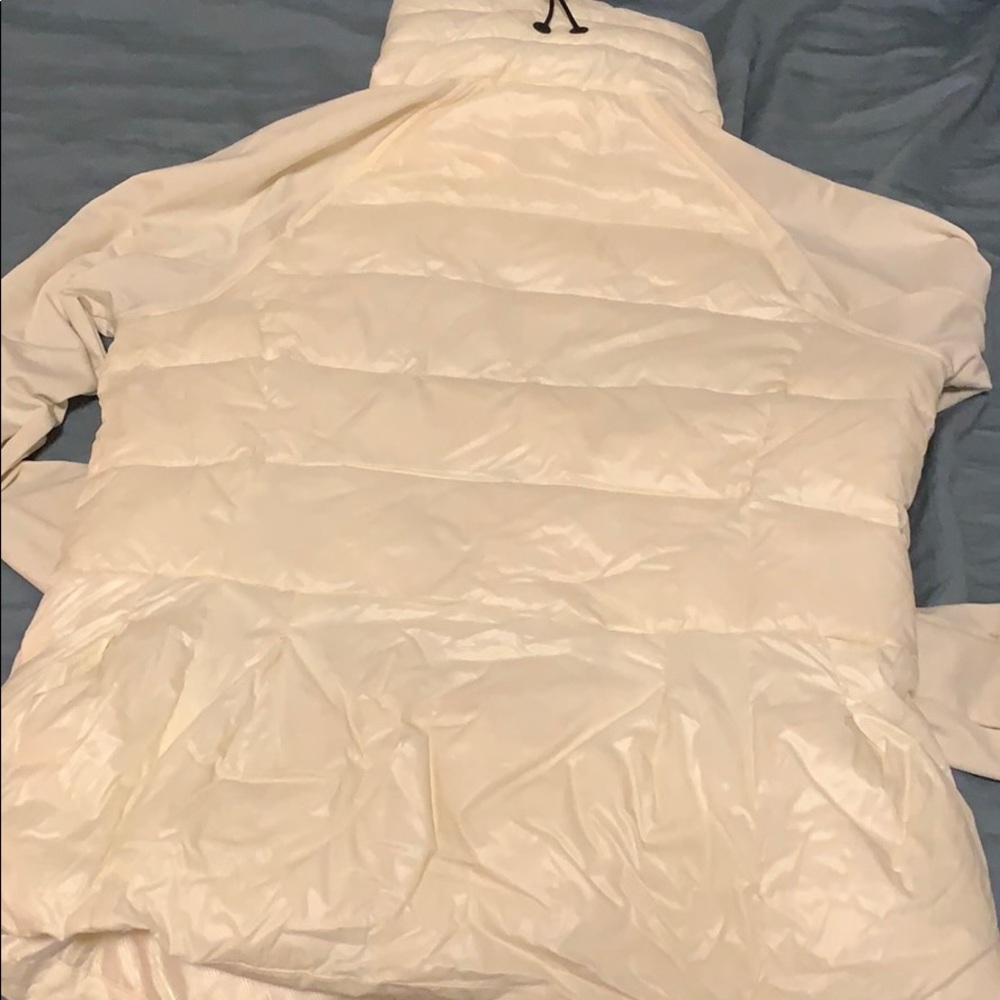 Lightweight down jacket - Picture 3 of 3